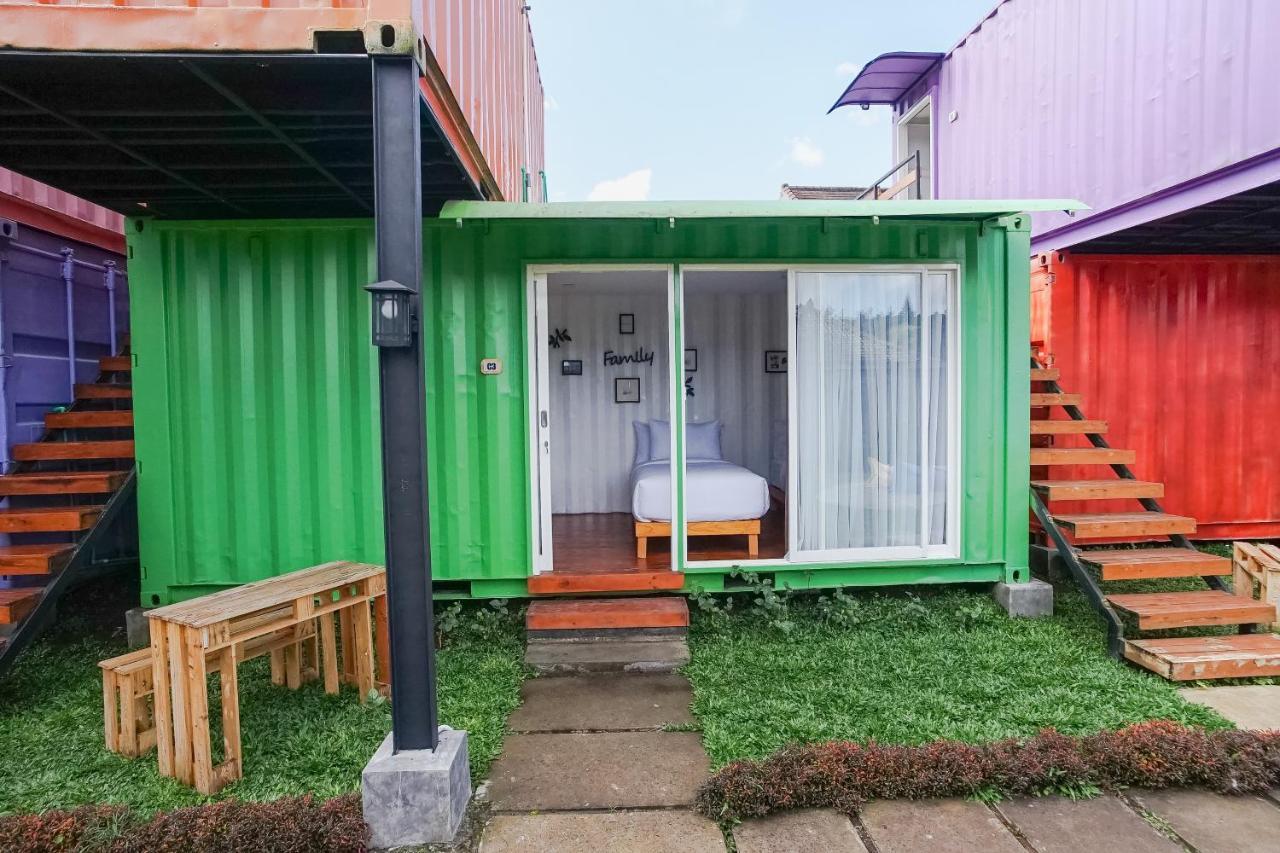Container Smart Stay Css بيدوغول المظهر الخارجي الصورة